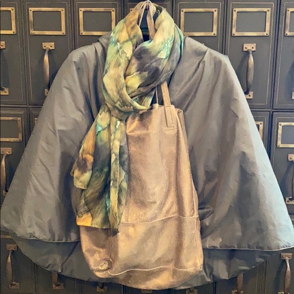 Kedziorek Accessories - Kedziorek Thin Down Cape.